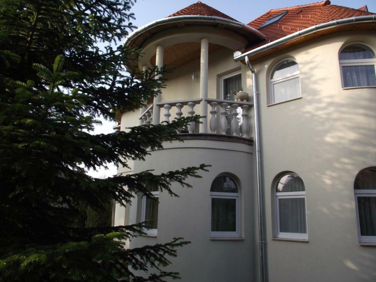 Hotel Andrea Panzió Keszthely Exterior foto